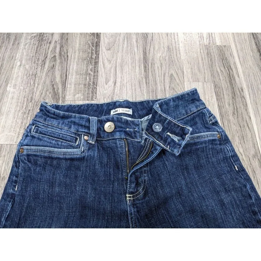 Lee Size 6 Medium Just Below Waist Embroidered Denim‎ Blue Jeans Capris